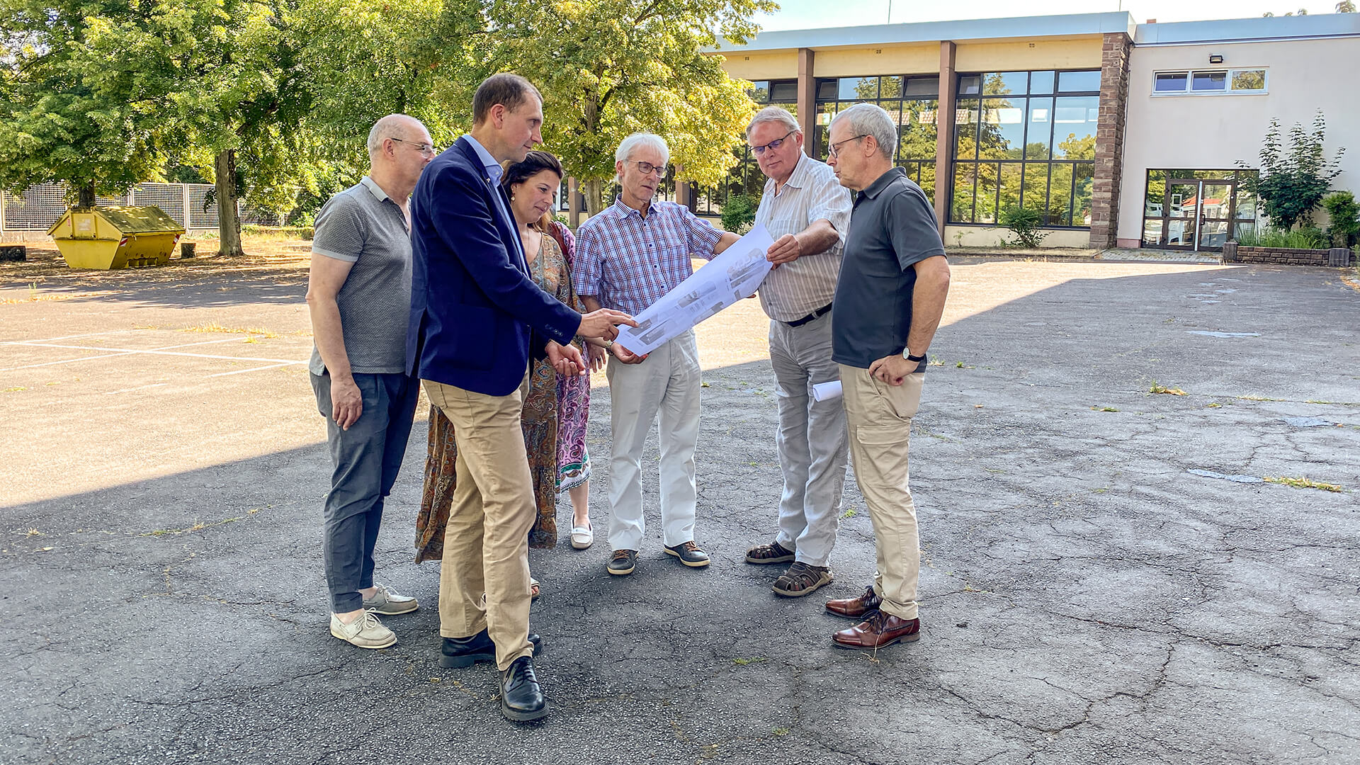 Startschuss am Bildungscampus Ludwigschule - Anfang August starten die Abrissarbeiten an der Turnhalle (Bild: G. Faragone).