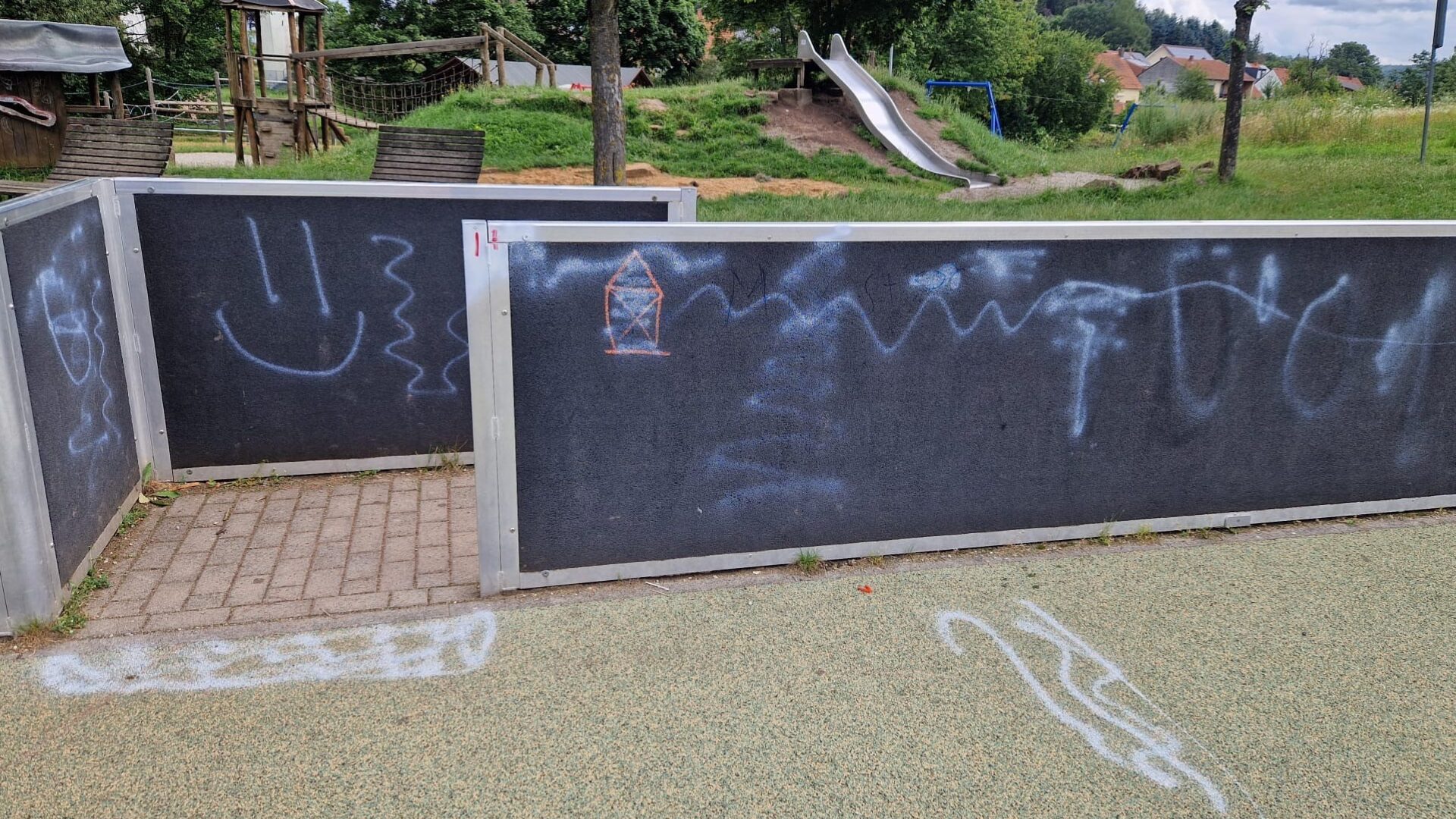 Schmiererei Multifunktionsfeld