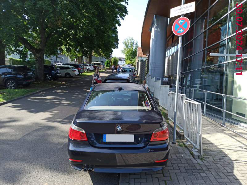 Falschparker Schwimmbad
